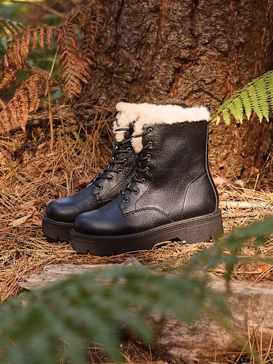 graceland lace-up boot black deichmann